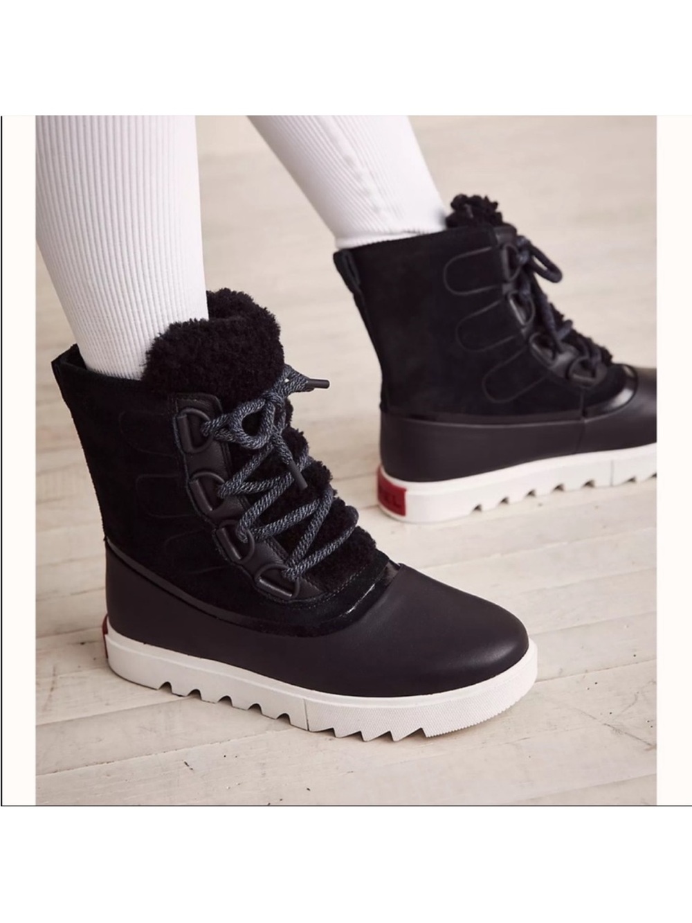 SOREL WOMEN'S JOAN OF ARCTIC NEXT LITE BOOT